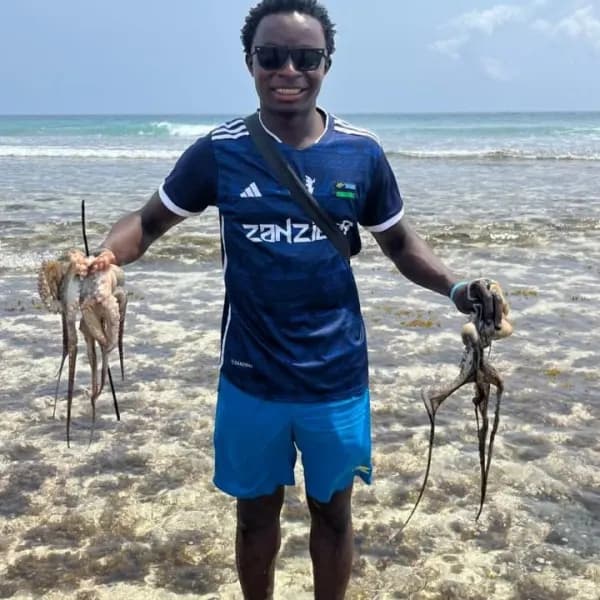 Jambiani Reef Walking & Octopus Fishing – Zanzibar - image 2